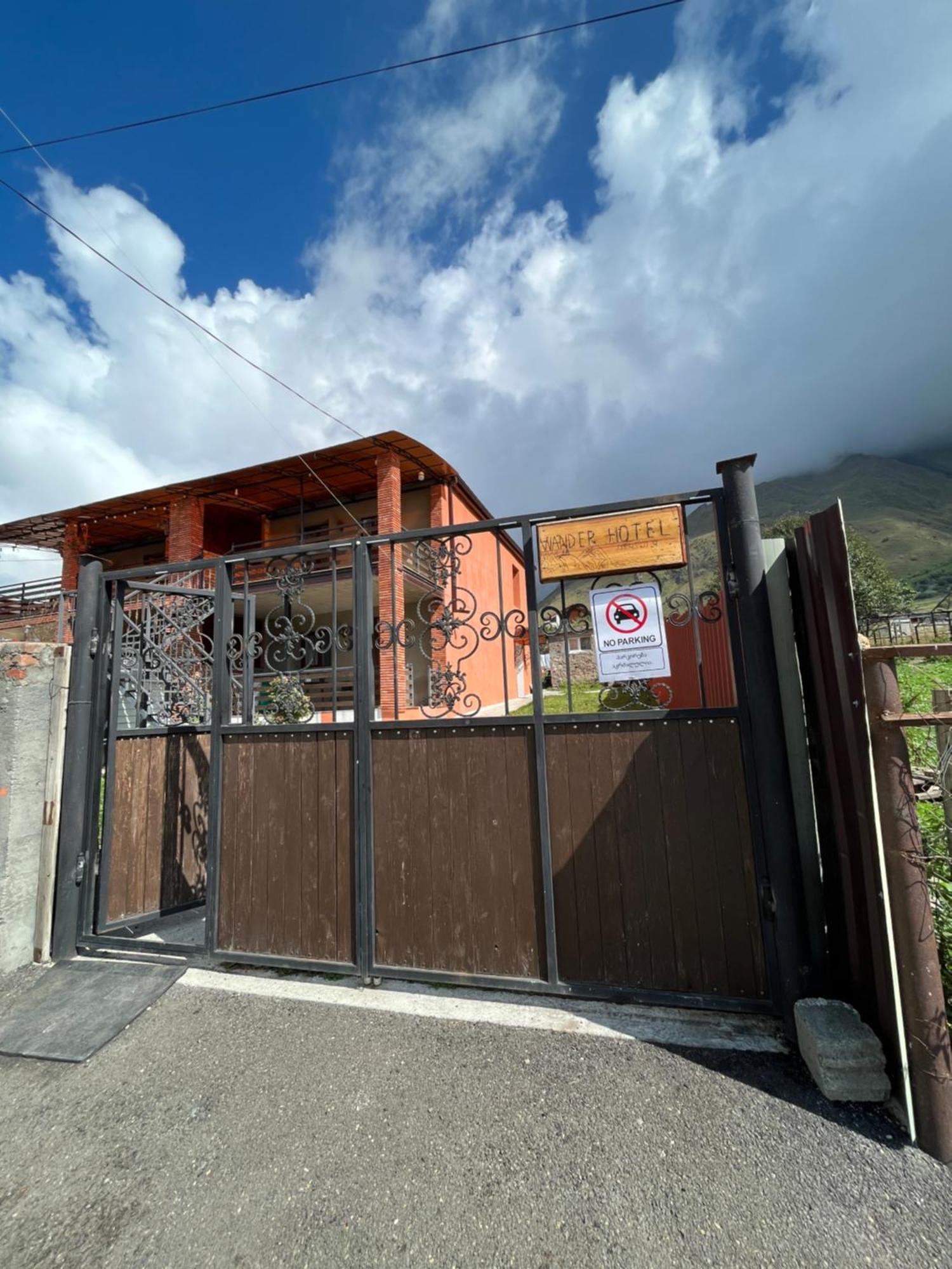 Wander Kazbegi Hotel Exterior photo