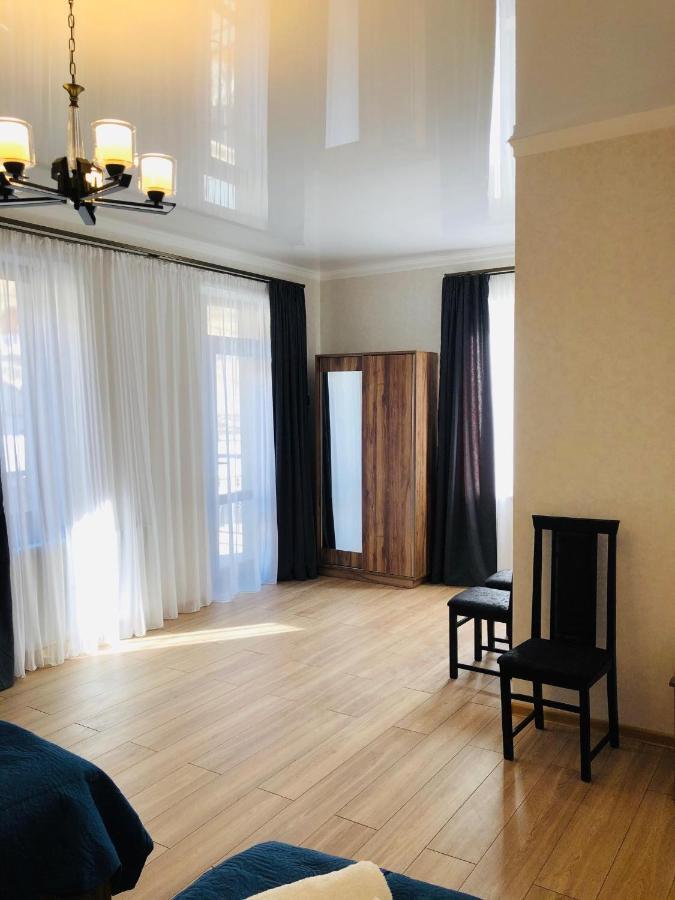 Wander Kazbegi Hotel Exterior photo